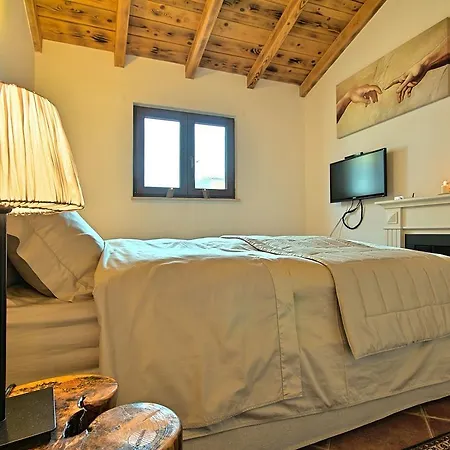 Beautiful Villa With Swimming Pool In Tar فيلة Tar-Vabriga
