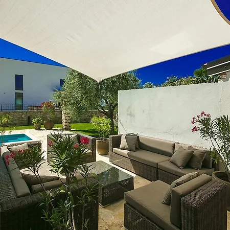 فيلة Beautiful Villa With Swimming Pool In Tar