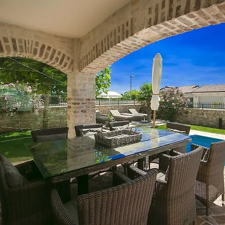 Beautiful Villa With Swimming Pool In Tar * Tar-Vabriga
