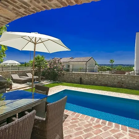 فيلة Beautiful Villa With Swimming Pool In Tar