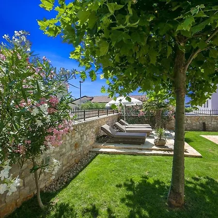 فيلة Beautiful Villa With Swimming Pool In Tar