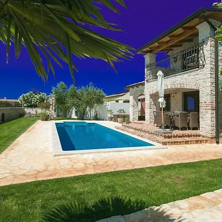 فيلة Beautiful Villa With Swimming Pool In Tar Tar-Vabriga