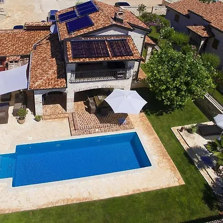 Beautiful Villa With Swimming Pool In Tar Tar-Vabriga