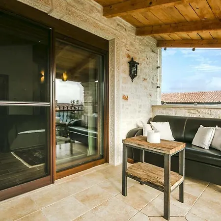 فيلة Beautiful Villa With Swimming Pool In Tar Tar-Vabriga