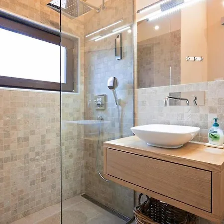 Beautiful Villa With Swimming Pool In Tar * Tar-Vabriga