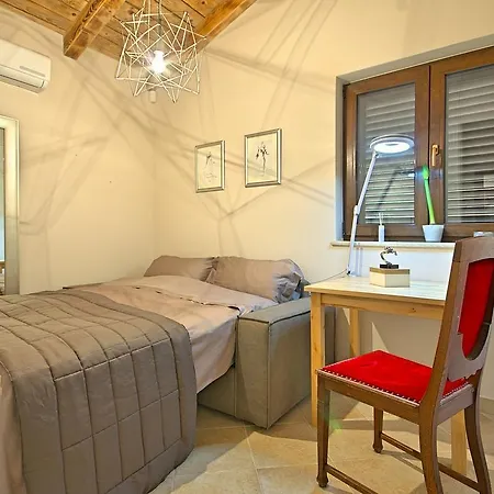 Beautiful Villa With Swimming Pool In Tar Тар