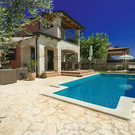 Вилла Beautiful Villa With Swimming Pool In Tar *